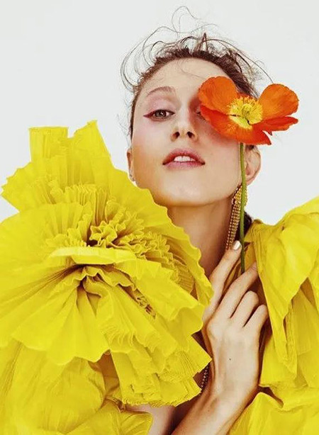 2021秋冬女裝十大流行色 晴空藍(lán)、嫩粉紅等色彩都很美(圖16)